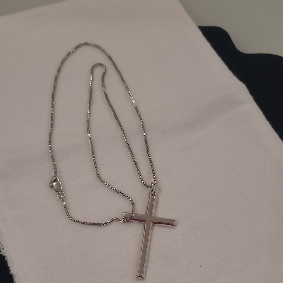 925 Italian Silver Cross Necklace - Picture 3 of 6